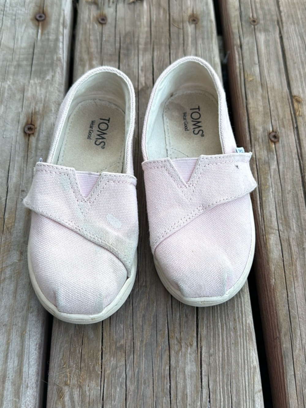 Toms Kids Slip-On Canvas Shoes in Pale Pink